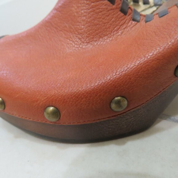 VINTAGE NINE WEST Y2K Cognac Tan Leather Studded Clog Heeled Mules Size US 6 - Picture 5 of 16